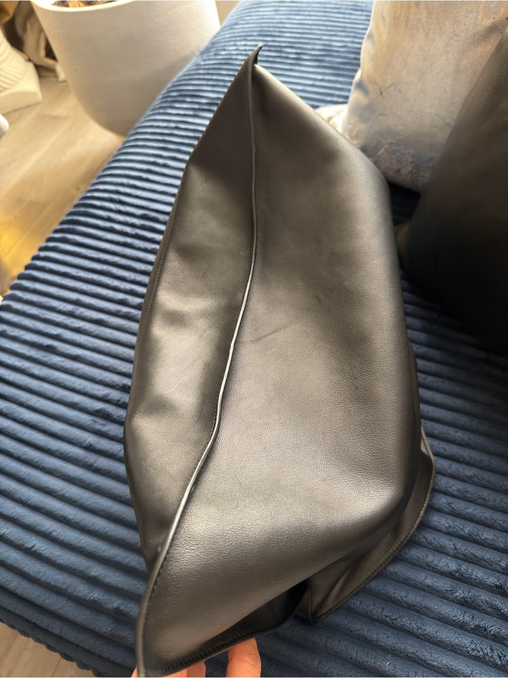 Loewe Black Nappa Oversized Bow Shoulder Bag - Picture 13 of 13